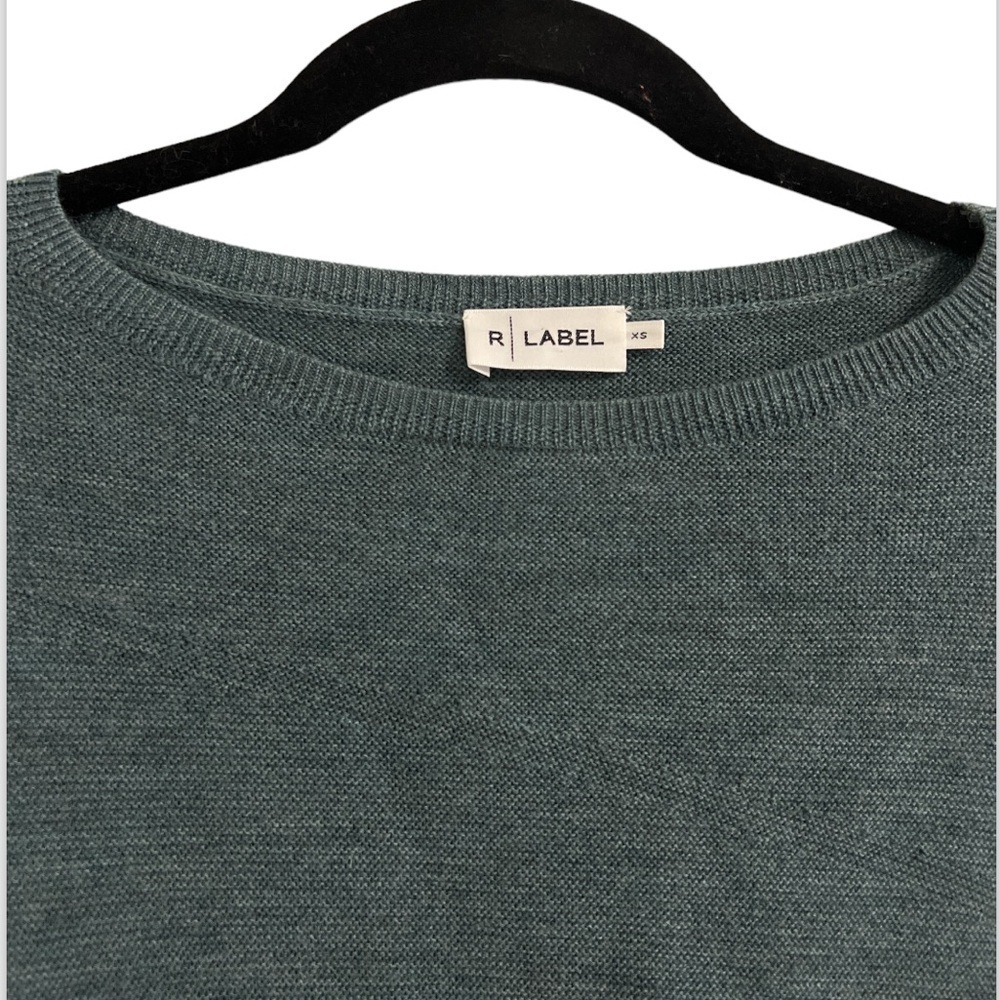 The Reset “R Label” Essential Pullover Sweater - Picture 4 of 9